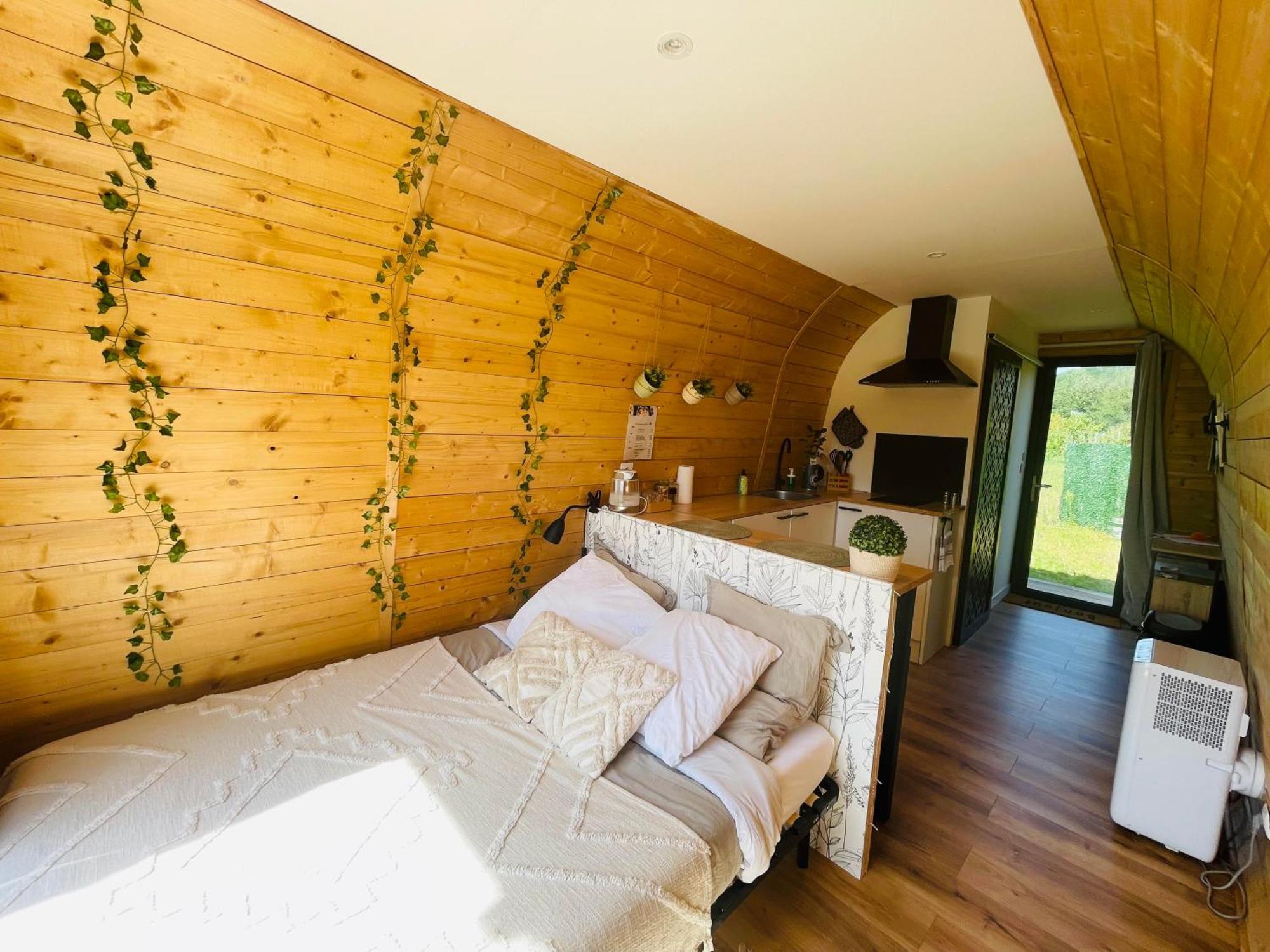 Logement Insolite : La Ruche Verte Monts-sur-Guesnes Exterior photo